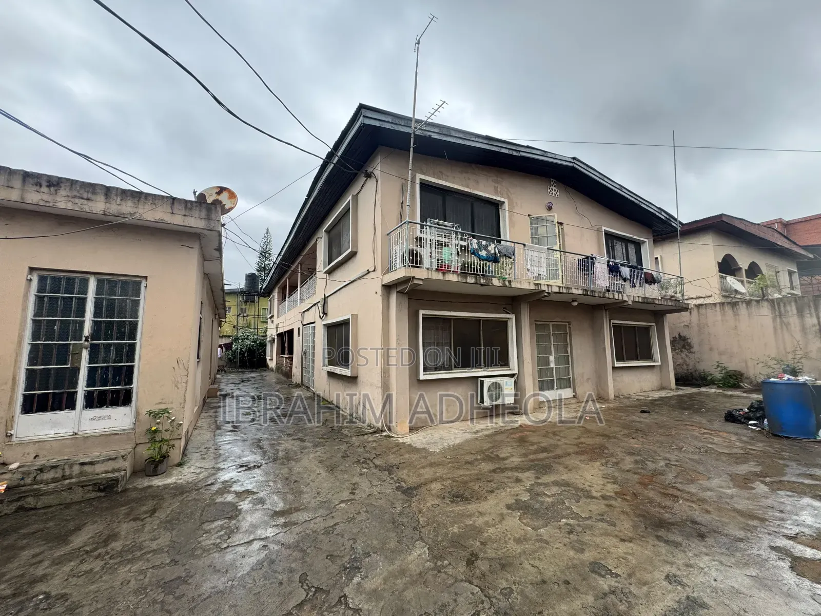 2bdrm Block of Flats in Ilupeju Estate for sale in Ilupeju Industrial Estate