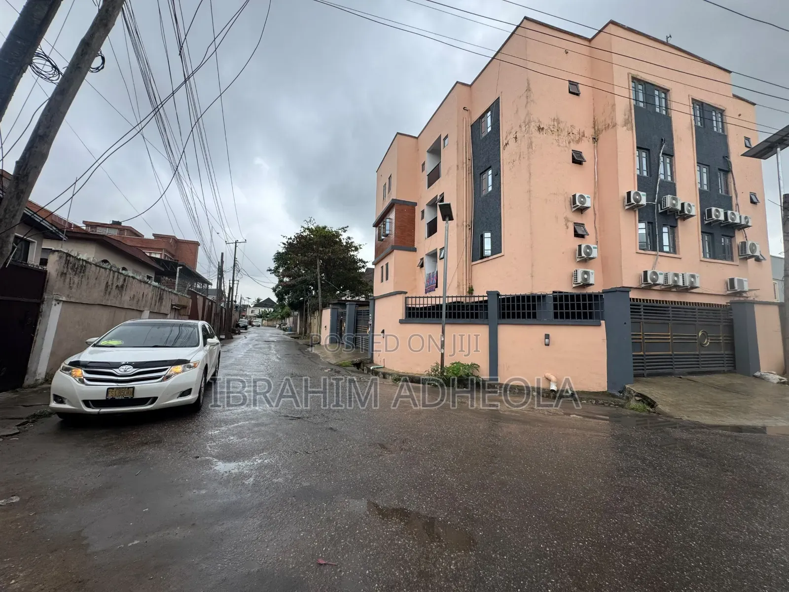 2bdrm Block of Flats in Ilupeju Estate for sale in Ilupeju Industrial Estate