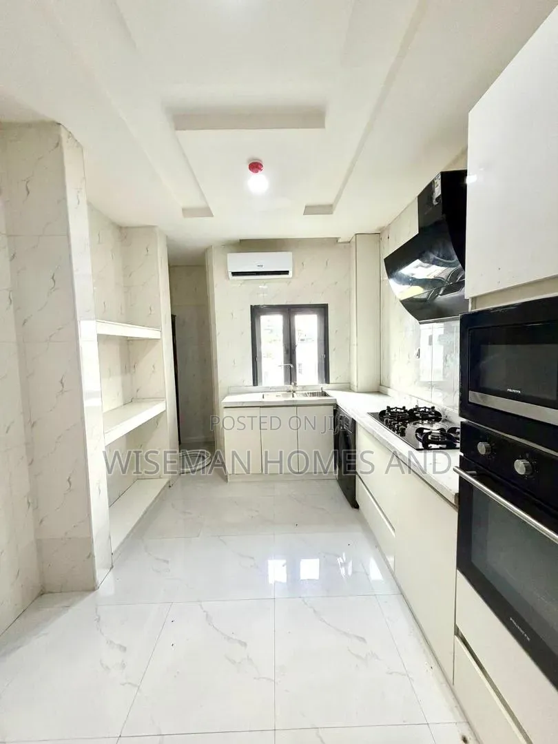3bdrm Apartment in Ikoyi Proper Lagos for rent in Ikoyi S.W