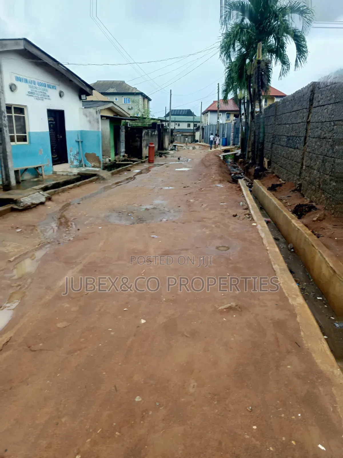 8bdrm Bungalow in Ogundairo Street, Iyana Ipaja for sale in Iyana Ipaja