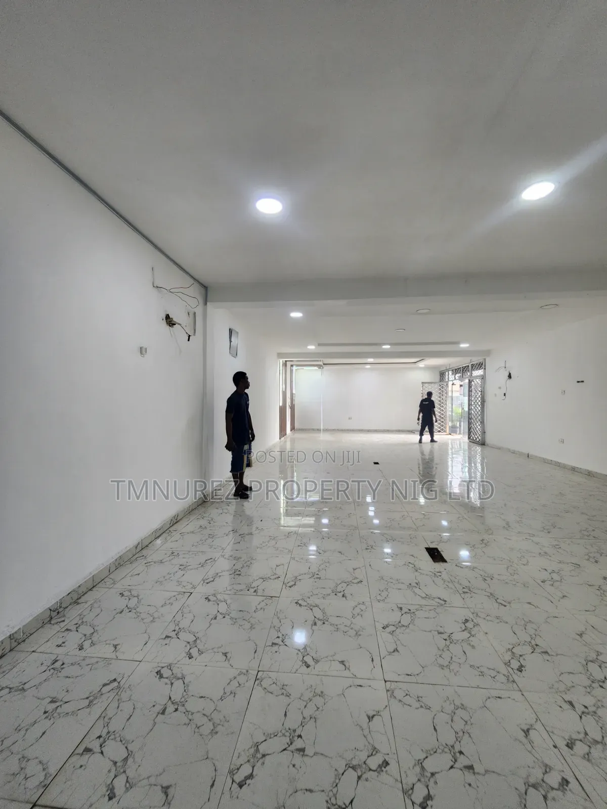 Big Shop Showroom for Rent at Lekki Phase1 Admiralty in Lekki Phase 1