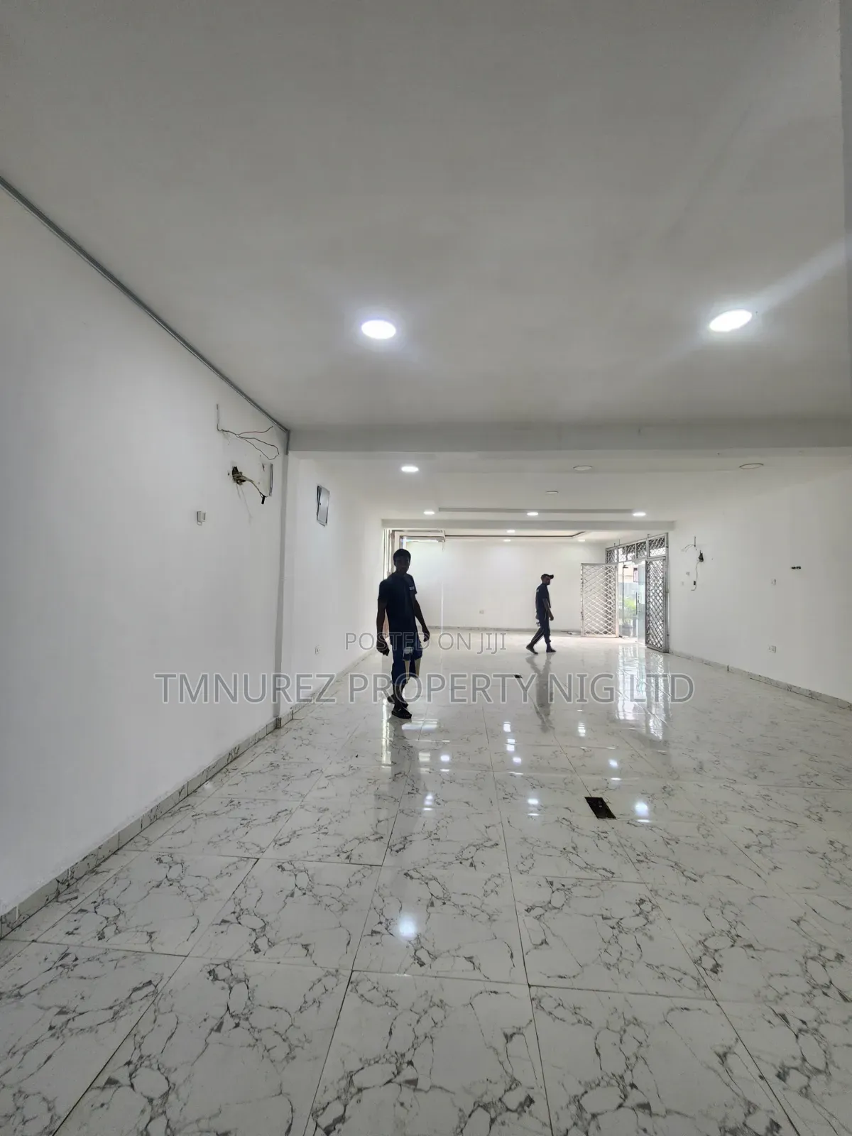 Big Shop Showroom for Rent at Lekki Phase1 Admiralty in Lekki Phase 1