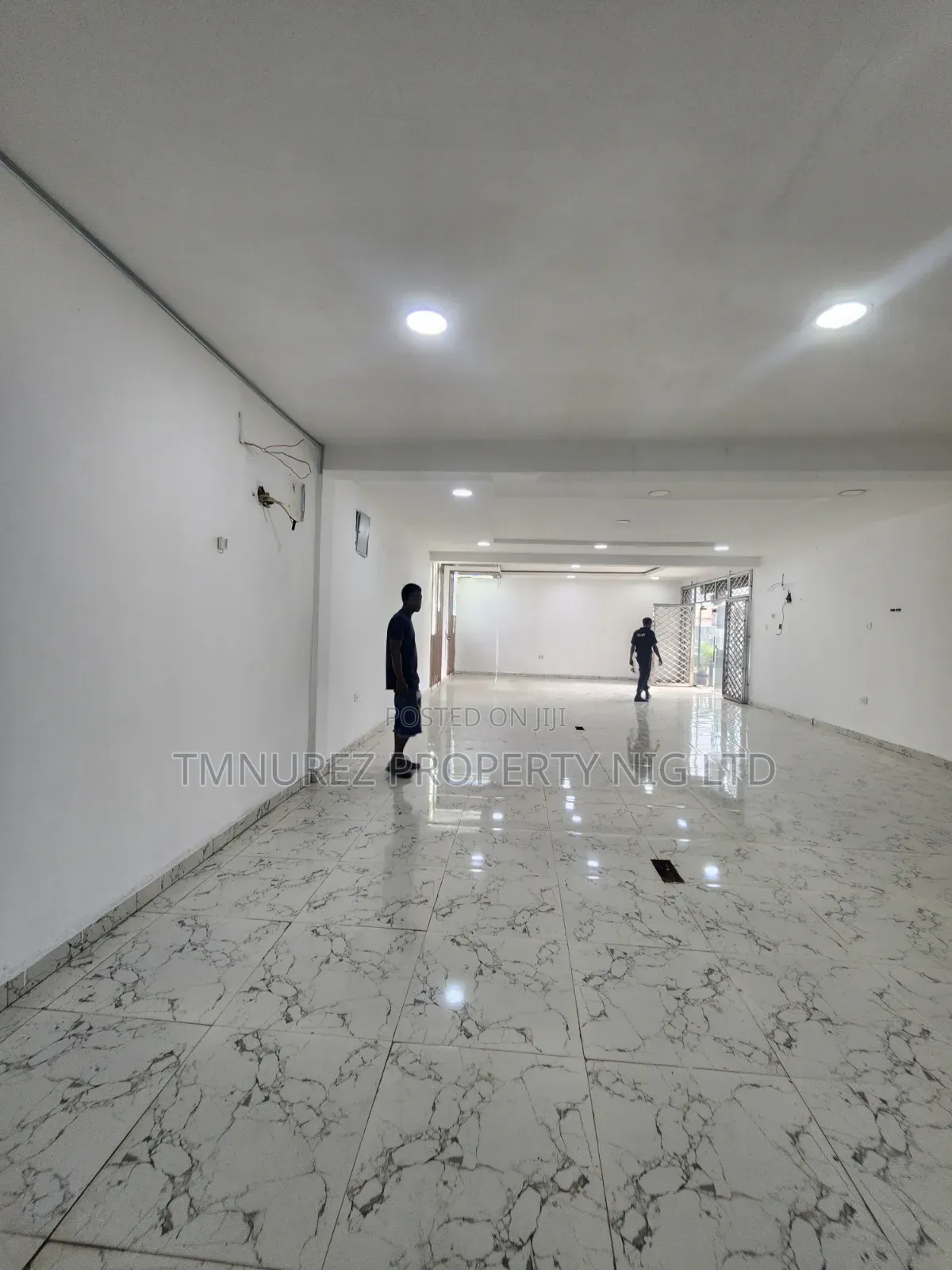 Big Shop Showroom for Rent at Lekki Phase1 Admiralty in Lekki Phase 1