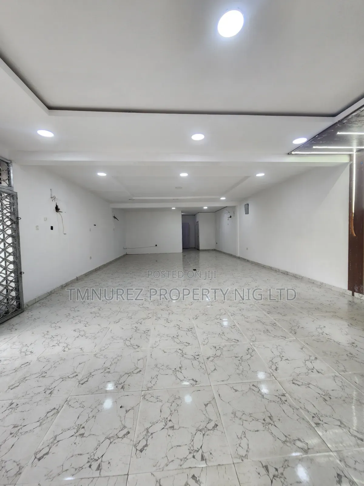 Big Shop Showroom for Rent at Lekki Phase1 Admiralty in Lekki Phase 1