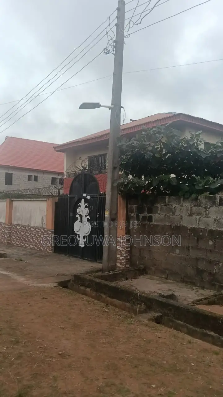 5bdrm Duplex in Gloryland Estate, Iseri Olofin for sale in Iseri Olofin