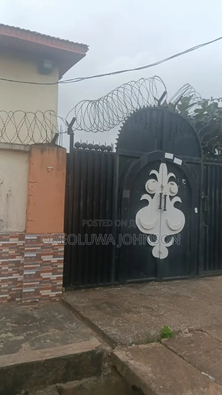 5bdrm Duplex in Gloryland Estate, Iseri Olofin for sale in Iseri Olofin