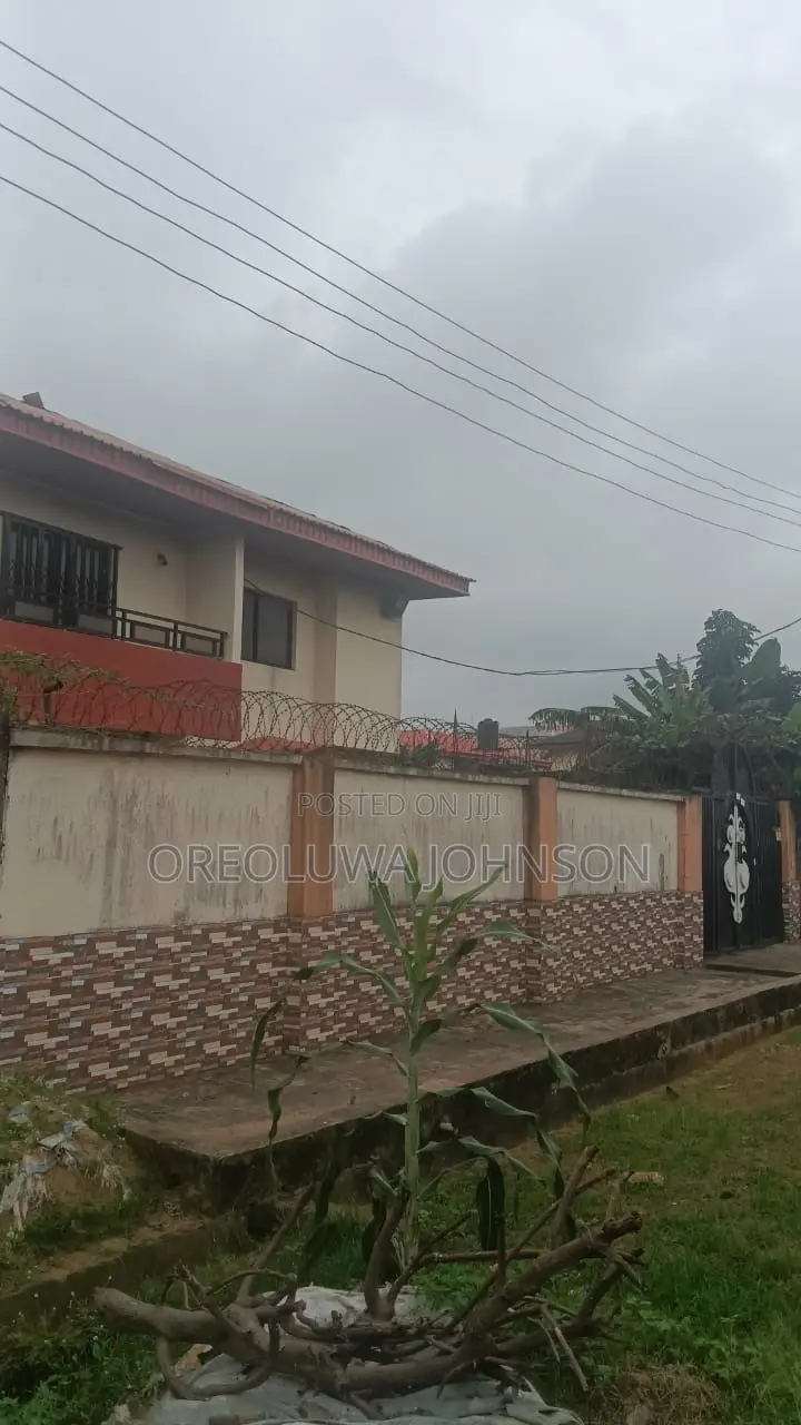5bdrm Duplex in Gloryland Estate, Iseri Olofin for sale in Iseri Olofin