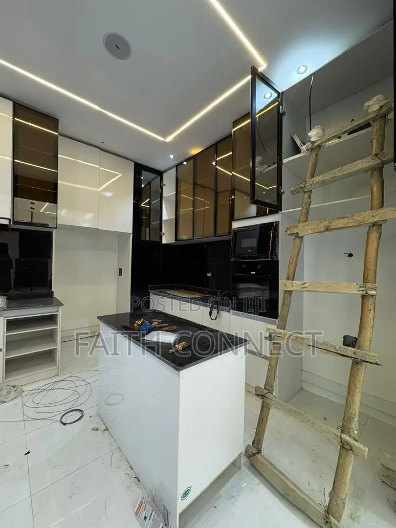 4bdrm Duplex in Ikota for sale in Ikota