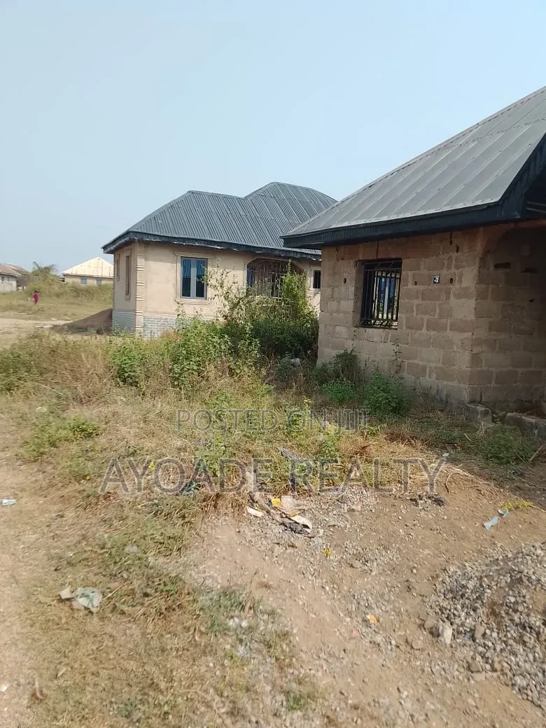 3bdrm Bungalow in Apata Ajoda, Ibadan for sale in Ibadan