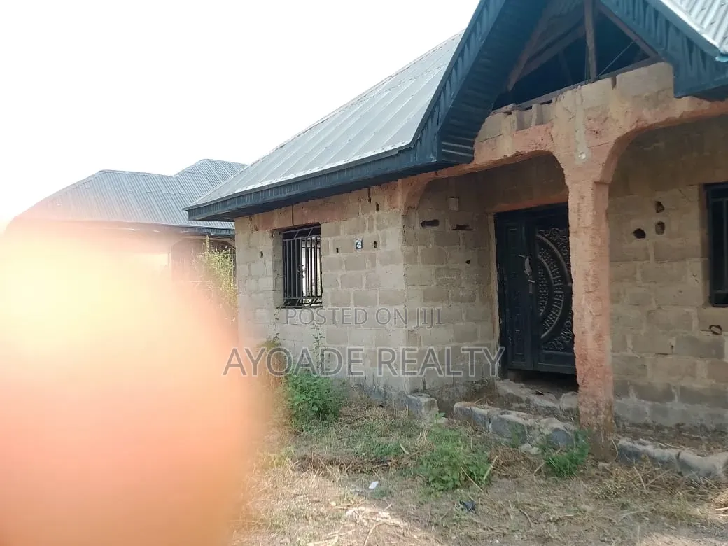 3bdrm Bungalow in Apata Ajoda, Ibadan for sale in Ibadan