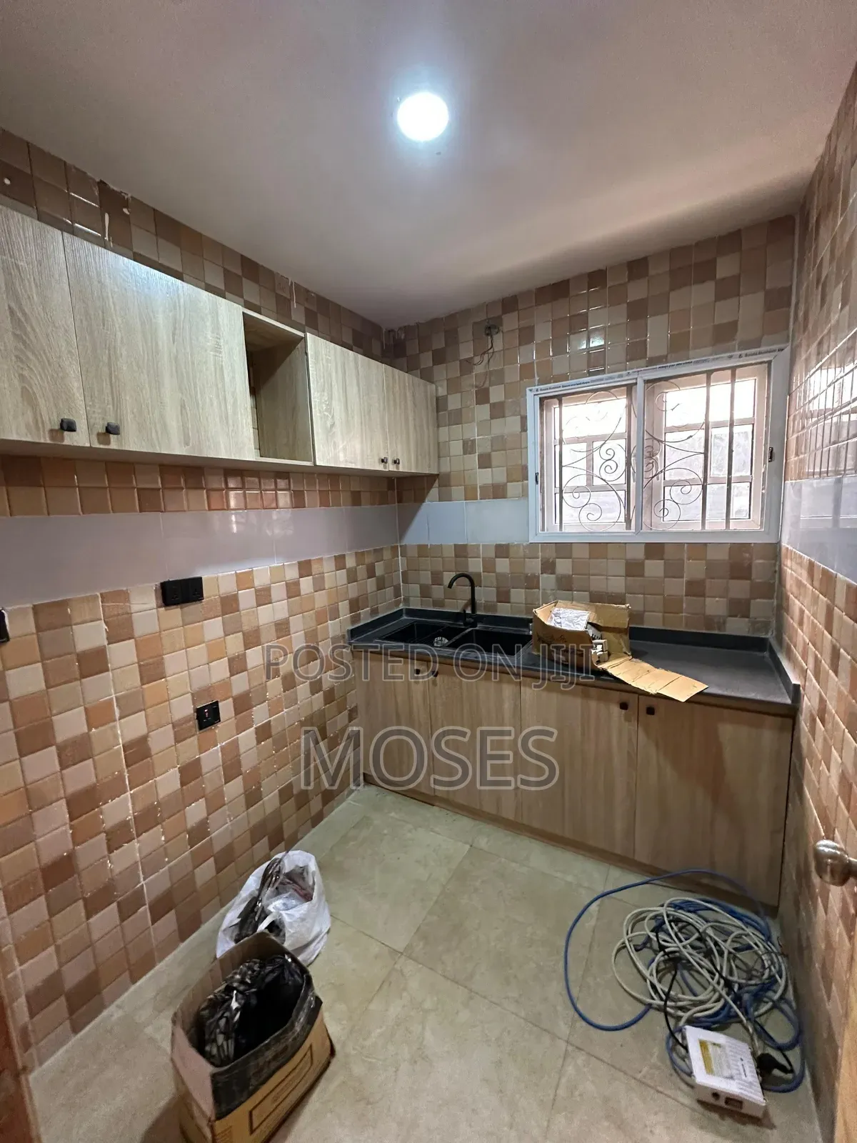 2bdrm Apartment in Inside An Access, Ologolo for rent in Ologolo