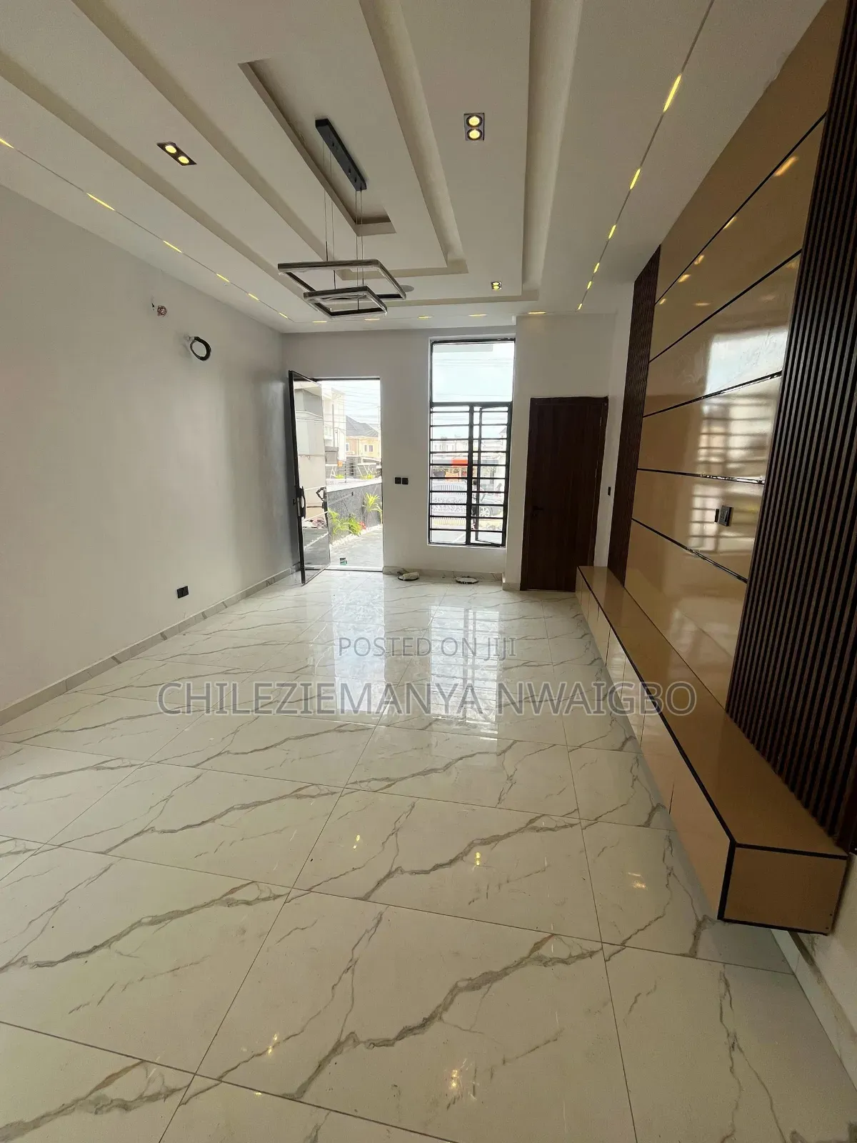 4bdrm Duplex in Ikota for sale in Ikota
