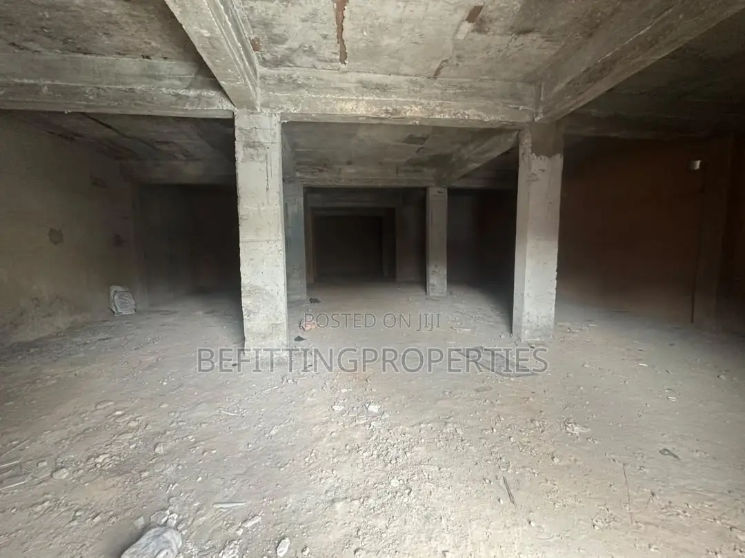 148 SQM Warehouse to Let in Yaba