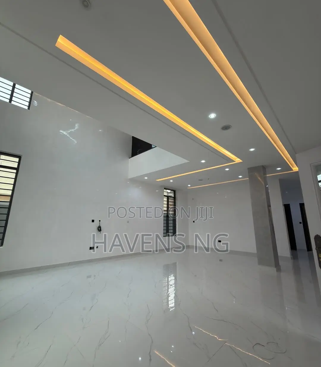 5bdrm Duplex in Apo Resettlement for sale in Apo Resettlement