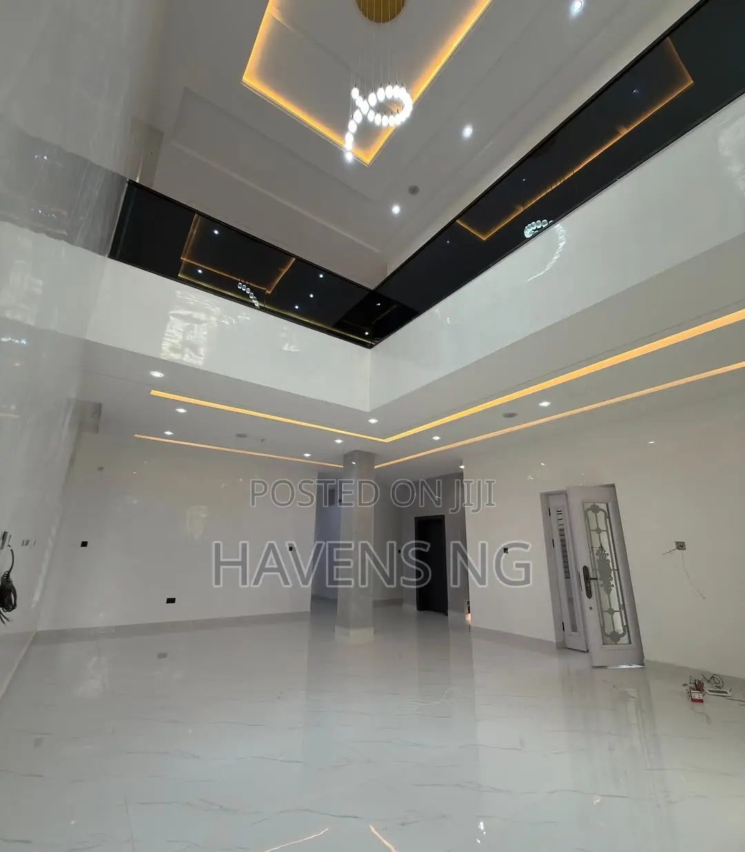 5bdrm Duplex in Apo Resettlement for sale in Apo Resettlement