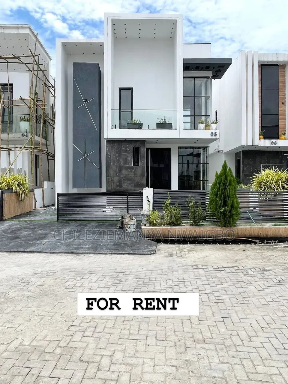5bdrm Duplex in Chevron for rent in Chevron