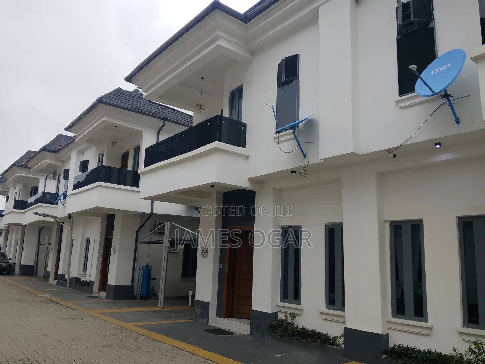 Furnished 4bdrm Townhouse / Terrace in Royal Pines Estates, Chevron in Chevron