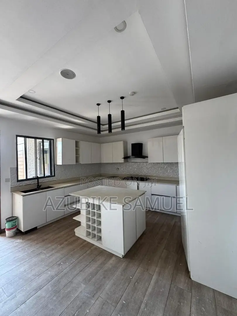 4bdrm Apartment in Lekki Phase 1 for rent in Lekki Phase 1