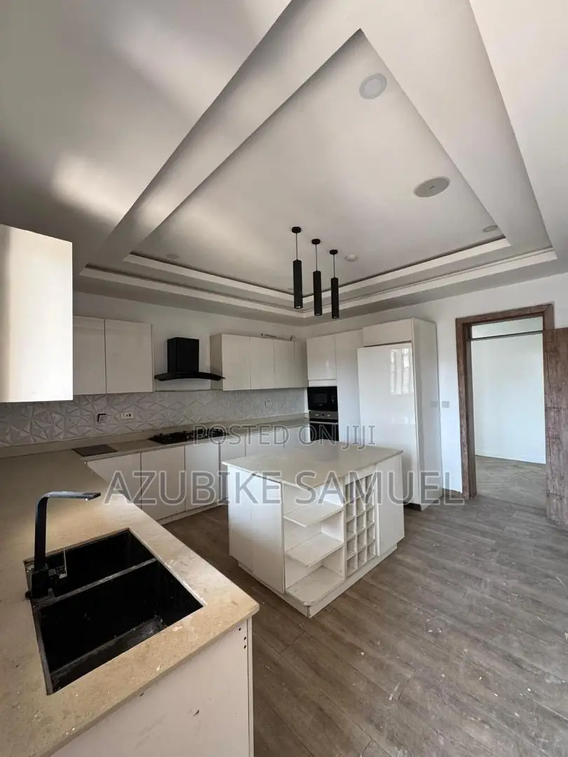 4bdrm Apartment in Lekki Phase 1 for rent in Lekki Phase 1