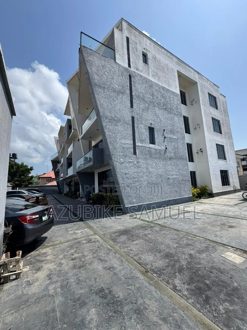 4bdrm Apartment in Lekki Phase 1 for rent in Lekki Phase 1