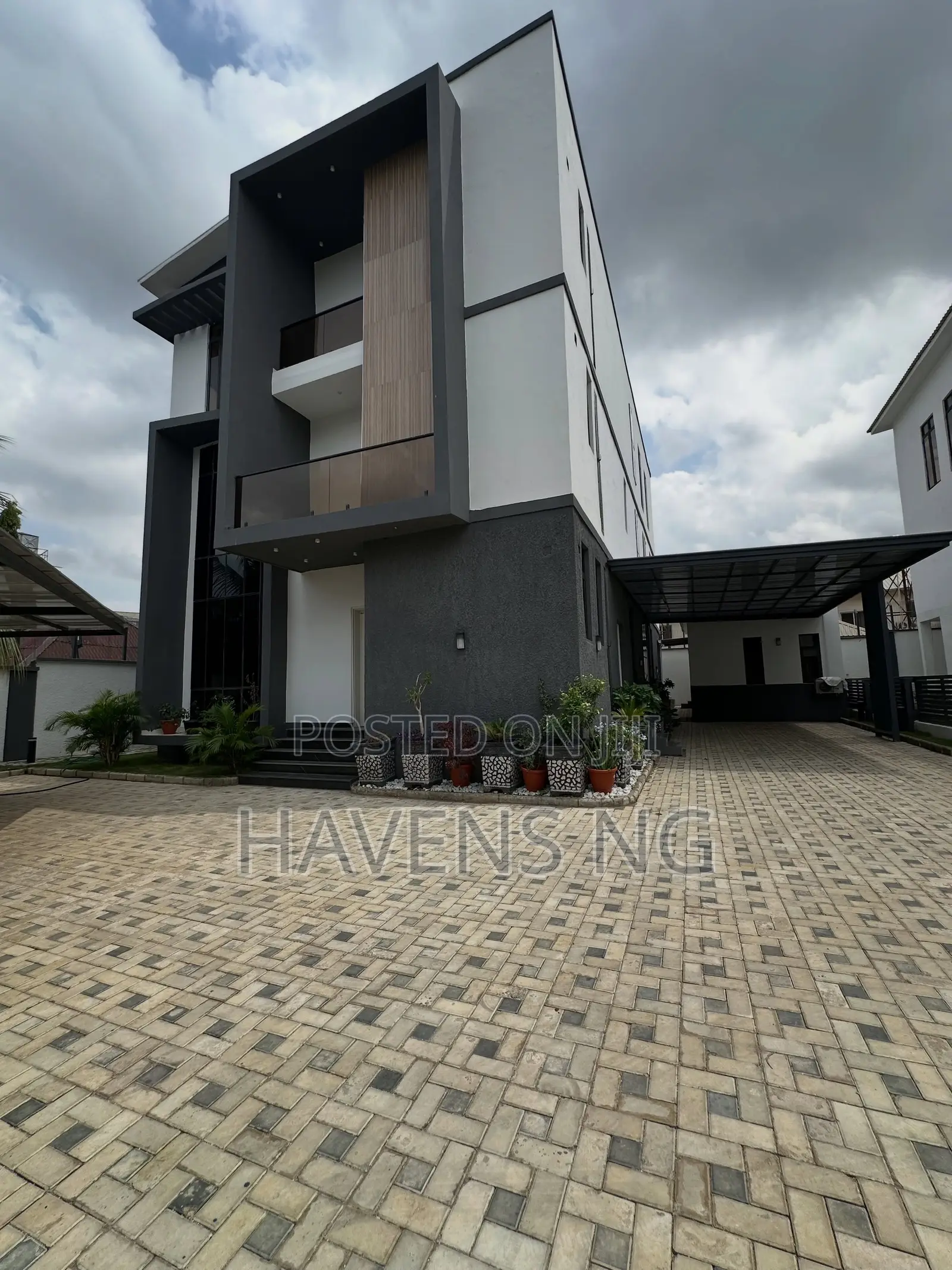 6bdrm Duplex in Mabushi for sale in Mabushi