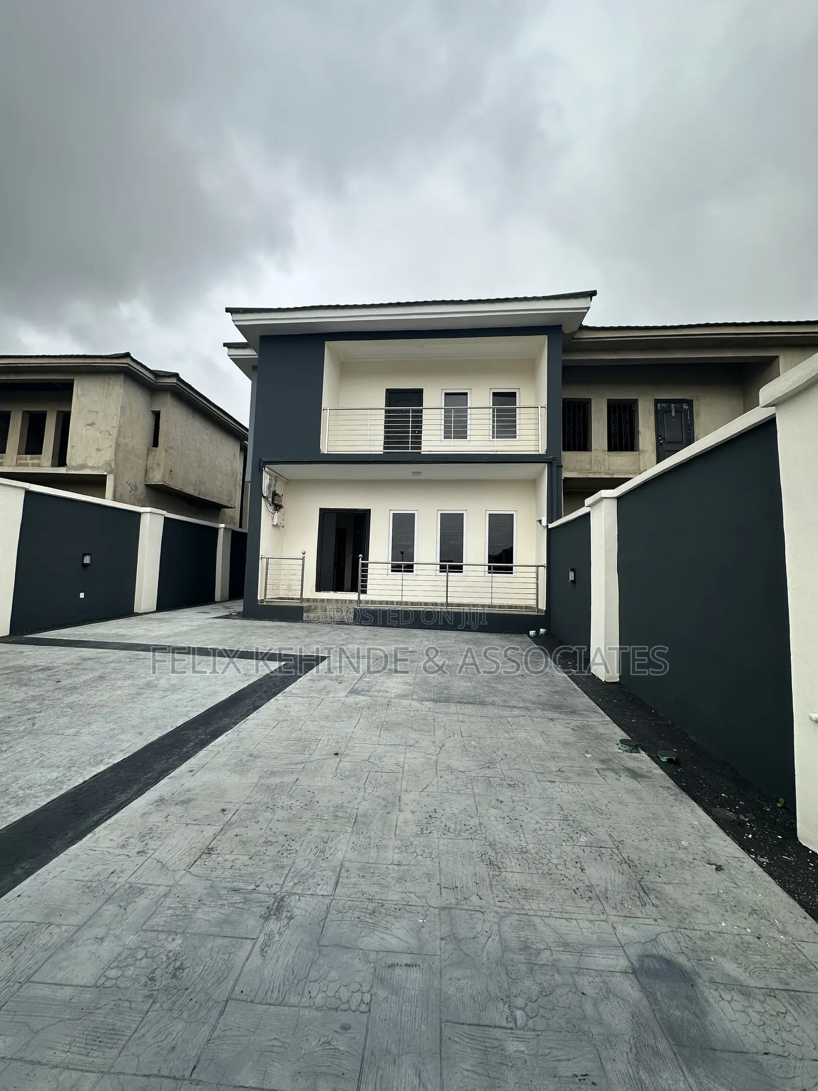 3bdrm Duplex in Oke-Badan/Akalaway for rent in Akobo