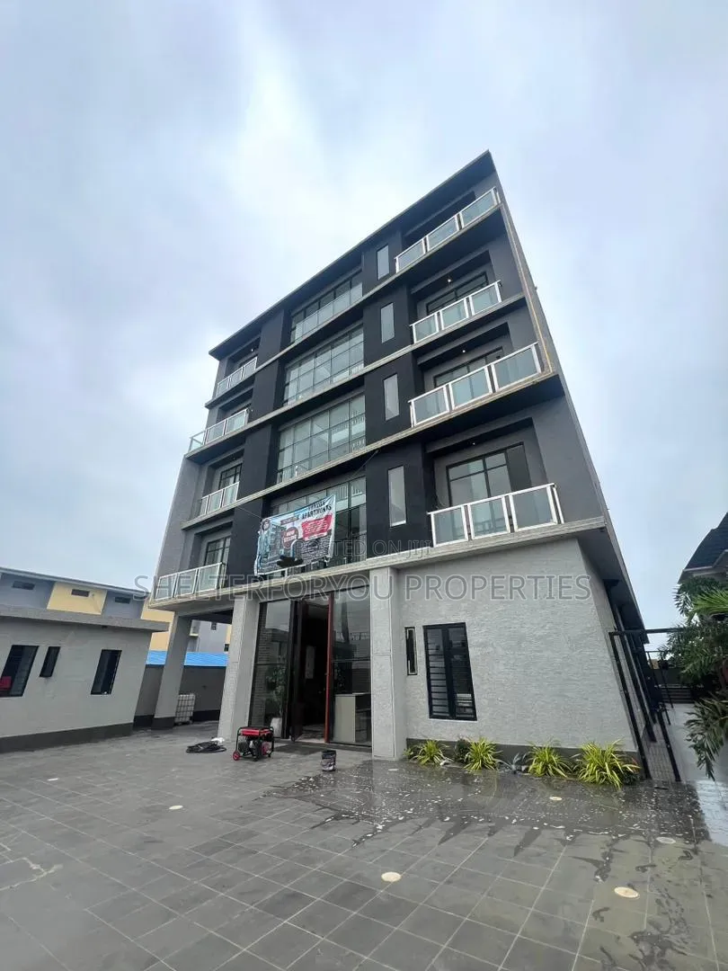 2bdrm Apartment in Lekki Expressway for sale in Lekki Expressway