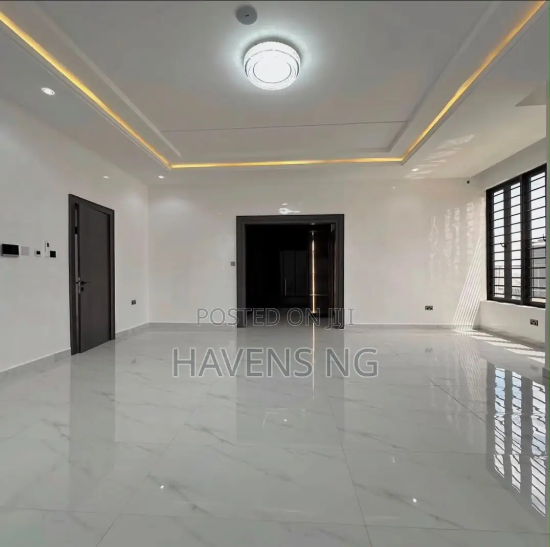 6bdrm Duplex in Apo Resettlement for sale in Apo Resettlement