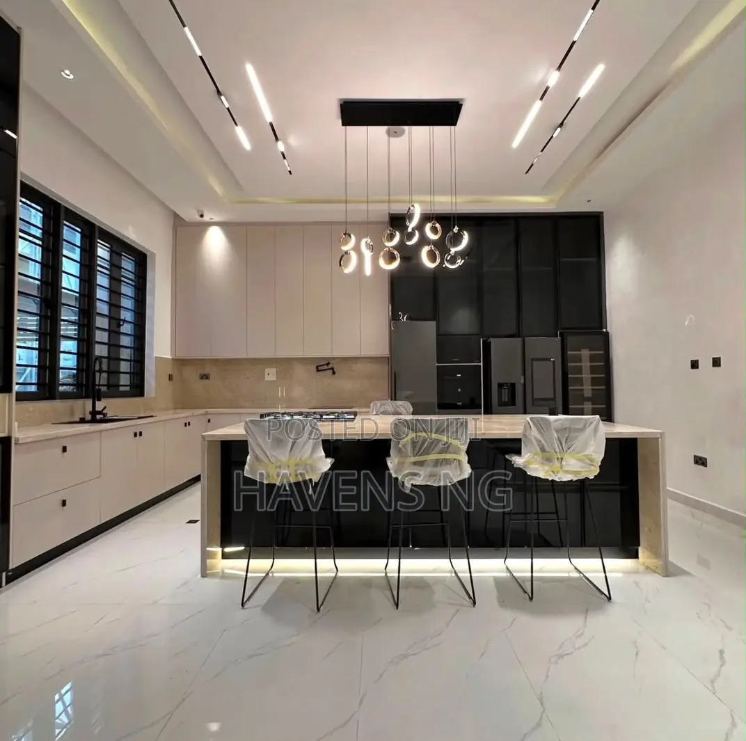 6bdrm Duplex in Apo Resettlement for sale in Apo Resettlement