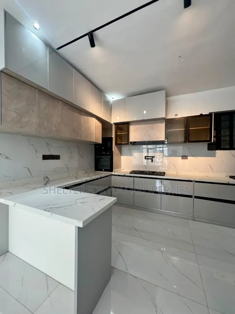3bdrm Apartment in Lekki Phase 1 for sale in Lekki Phase 1