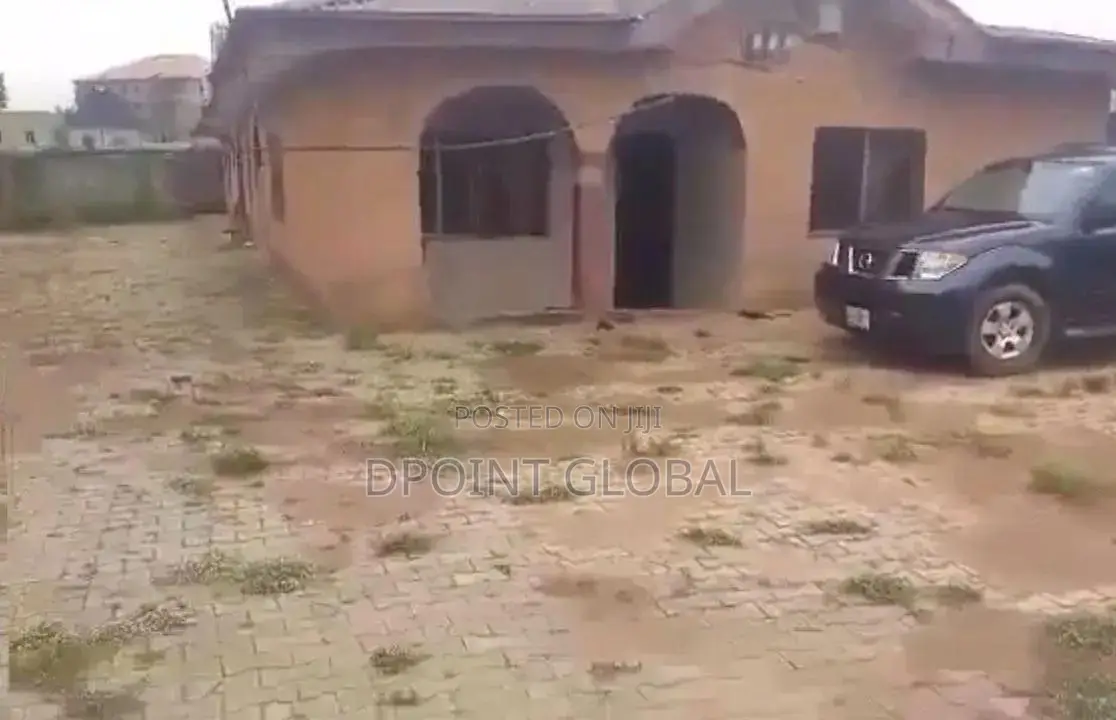 6bdrm Bungalow in Not Estate, Ipaja / Ipaja for sale in Ipaja / Ipaja