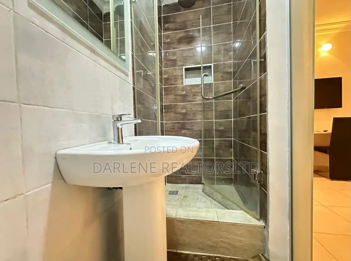 2bdrm Townhouse / Terrace in Lekki Phase 1 for rent in Lekki Phase 1