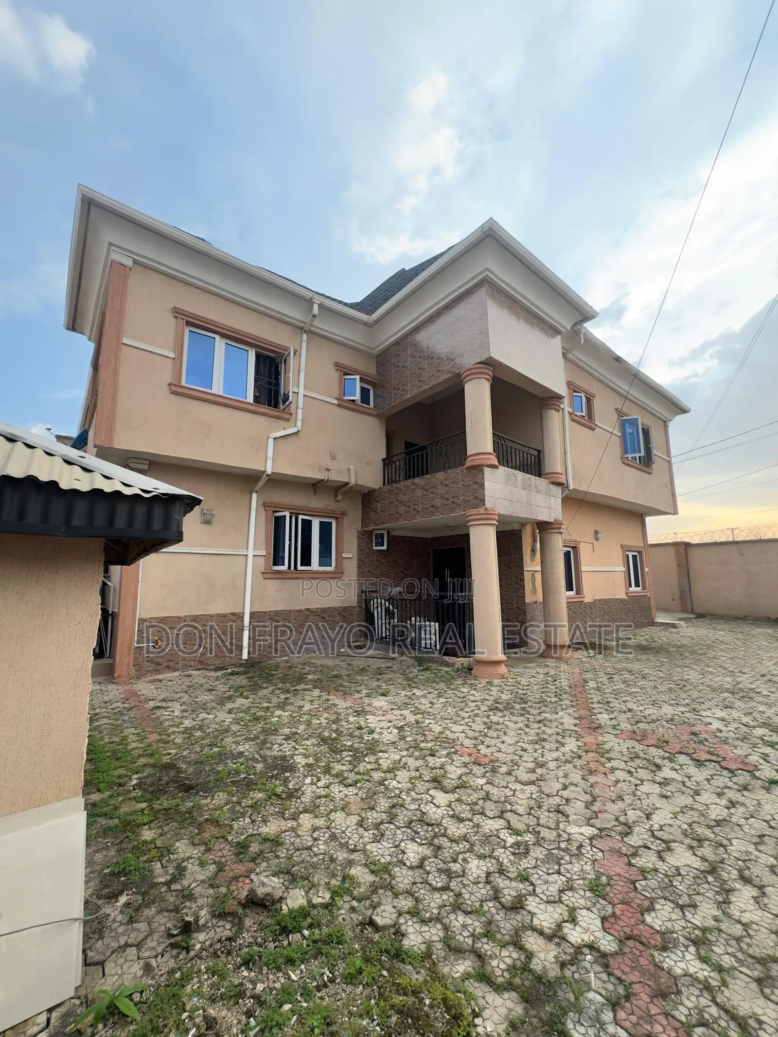 10bdrm Duplex in Aare Oluyole for sale in Oluyole