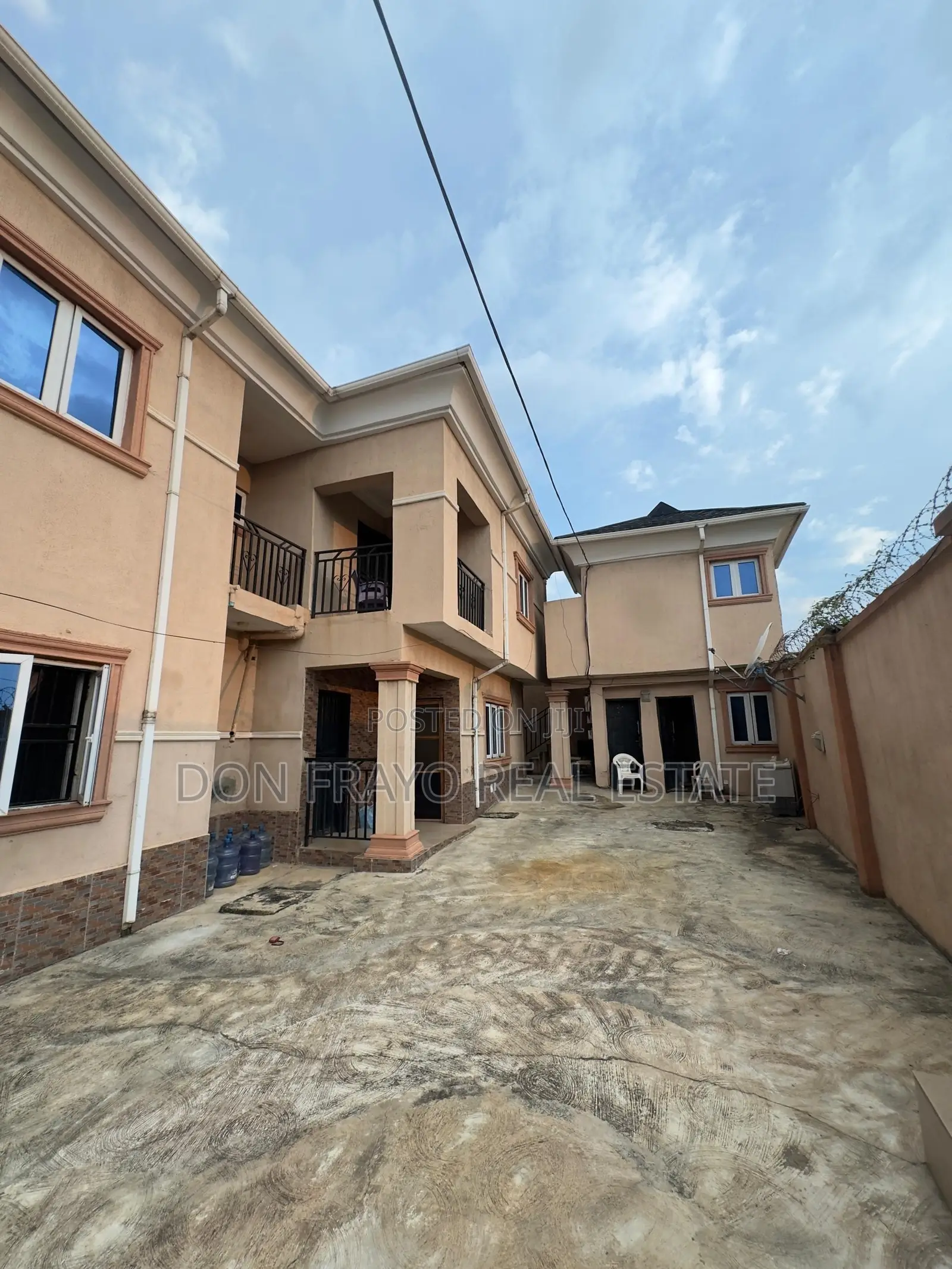 10bdrm Duplex in Aare Oluyole for sale in Oluyole