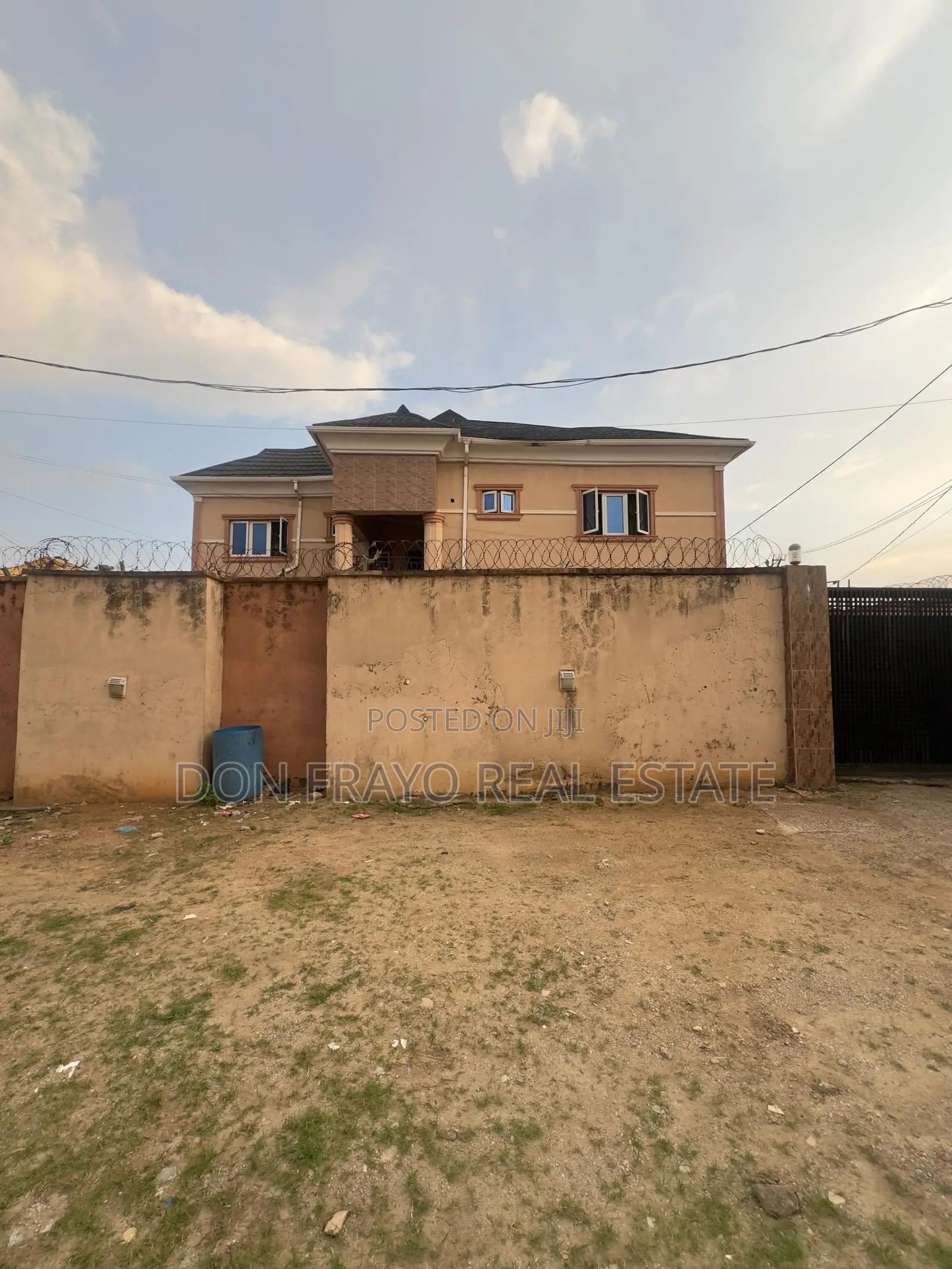 10bdrm Duplex in Aare Oluyole for sale in Oluyole