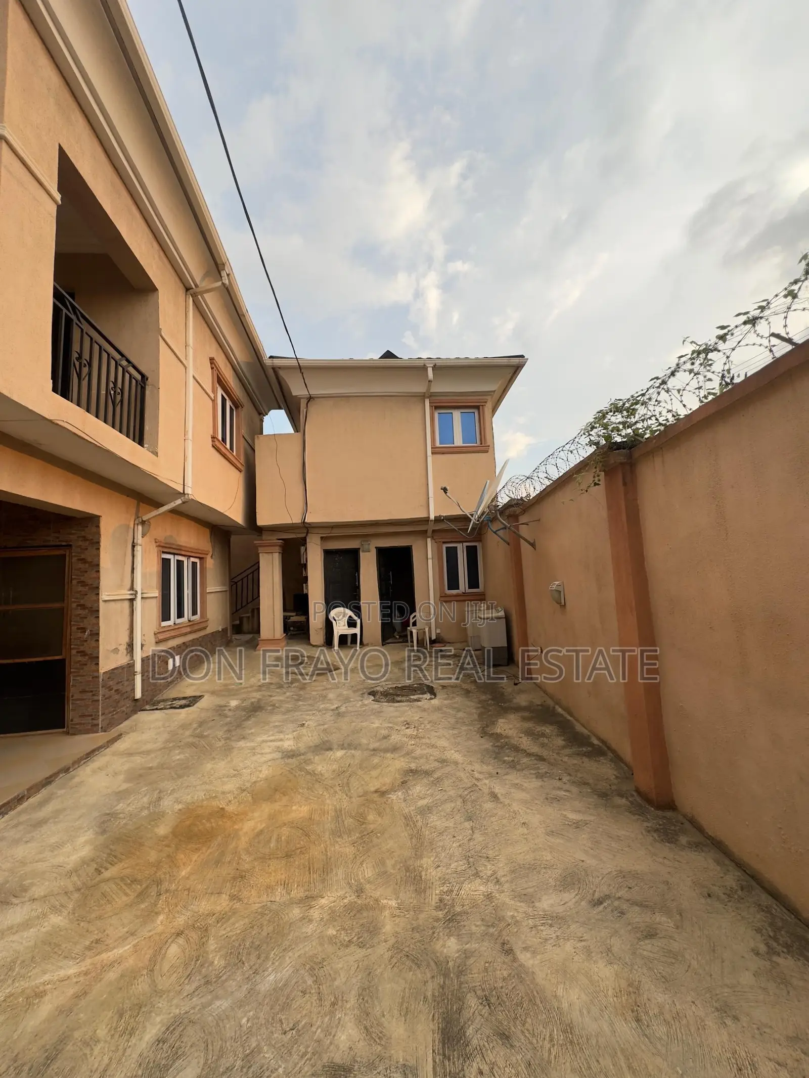 10bdrm Duplex in Aare Oluyole for sale in Oluyole