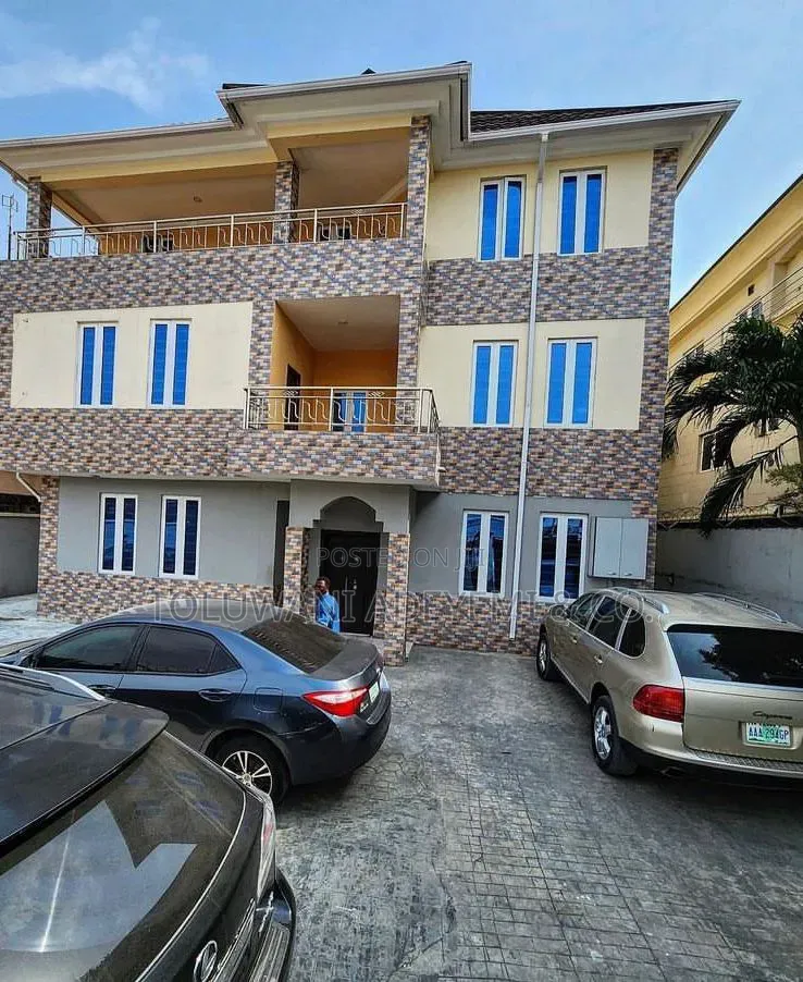 3bdrm Apartment in Lekki Phase 1 for rent in Lekki Phase 1