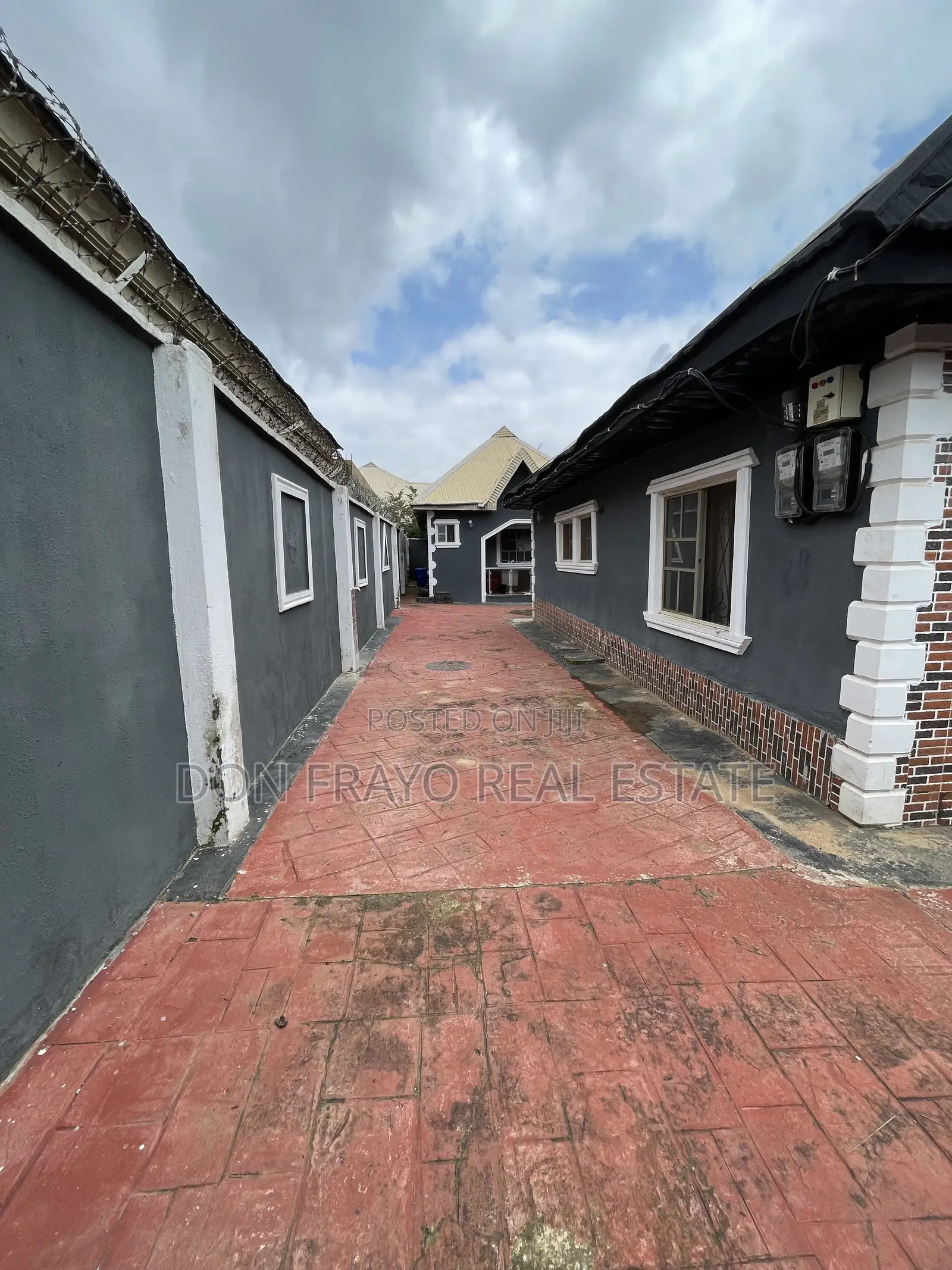2bdrm Apartment in New Age Elebu, Akala Express for rent in Akala Express