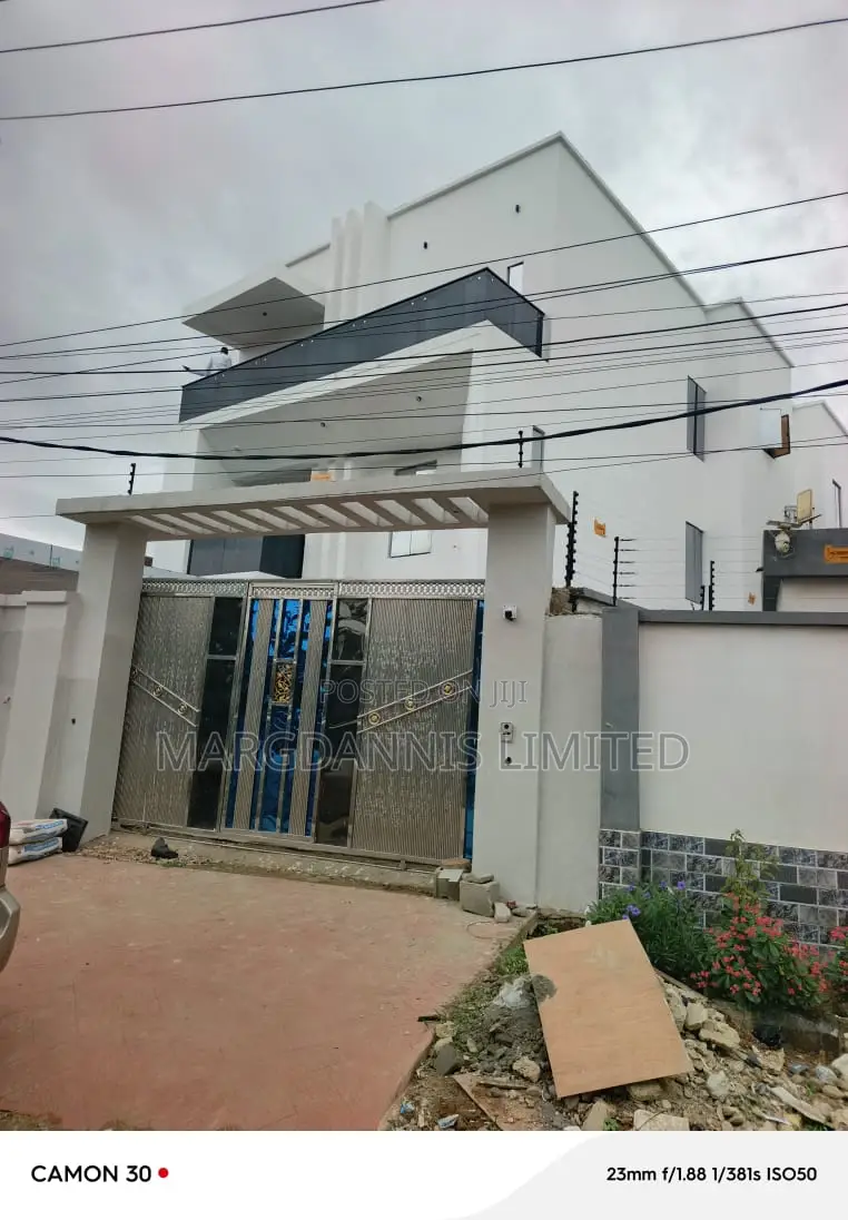 Furnished 7bdrm Mansion in Ikeja for sale in Ikeja GRA