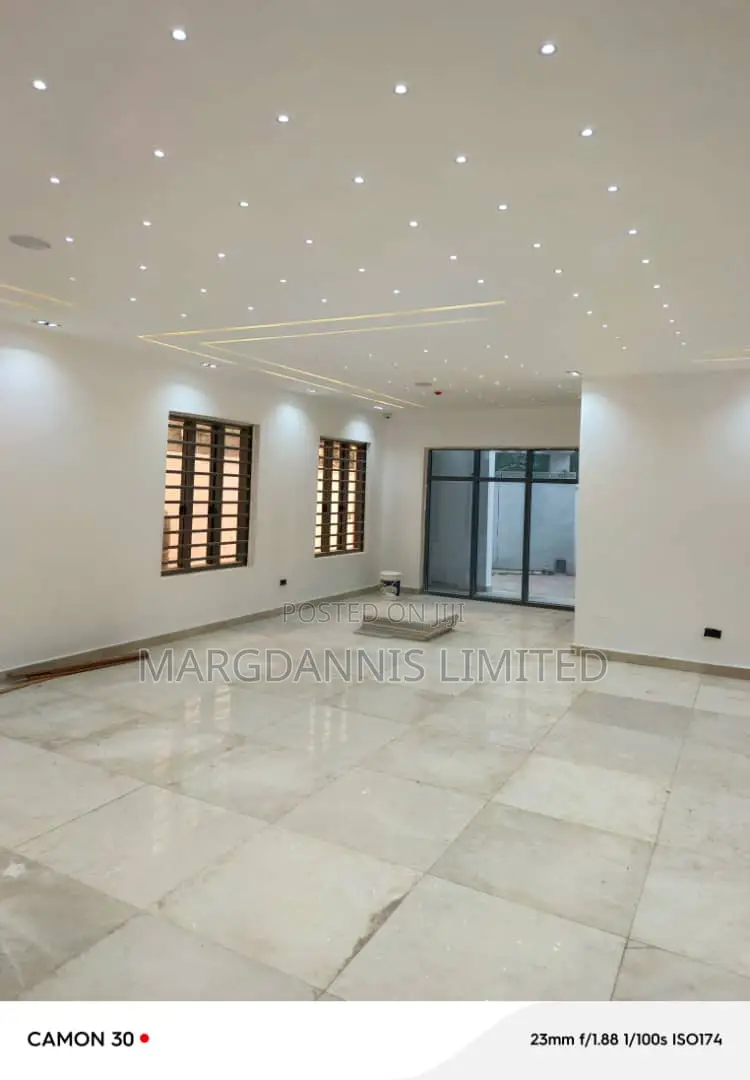 Furnished 7bdrm Mansion in Ikeja for sale in Ikeja GRA