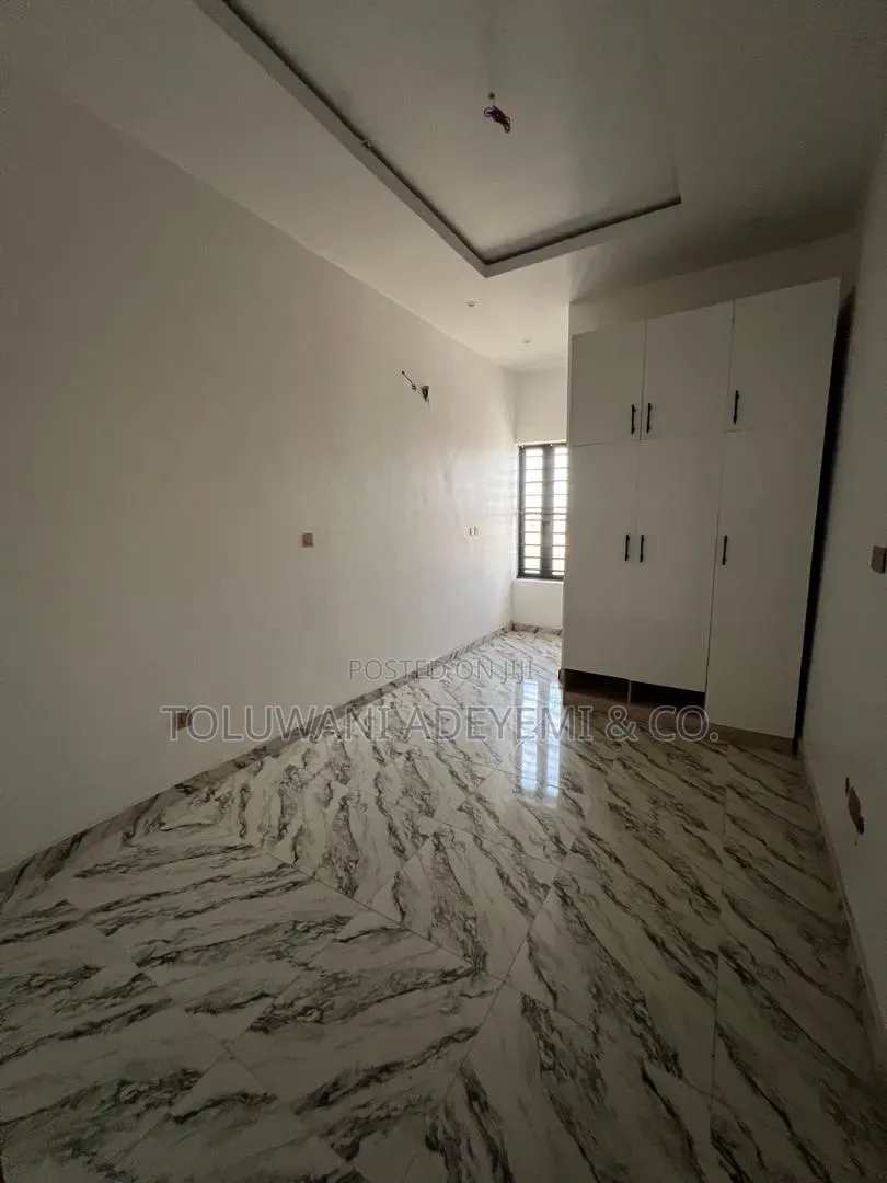 4bdrm Duplex in Ogombo for rent in Ogombo