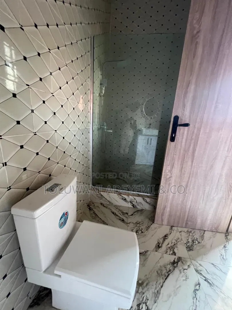 4bdrm Duplex in Ogombo for rent in Ogombo