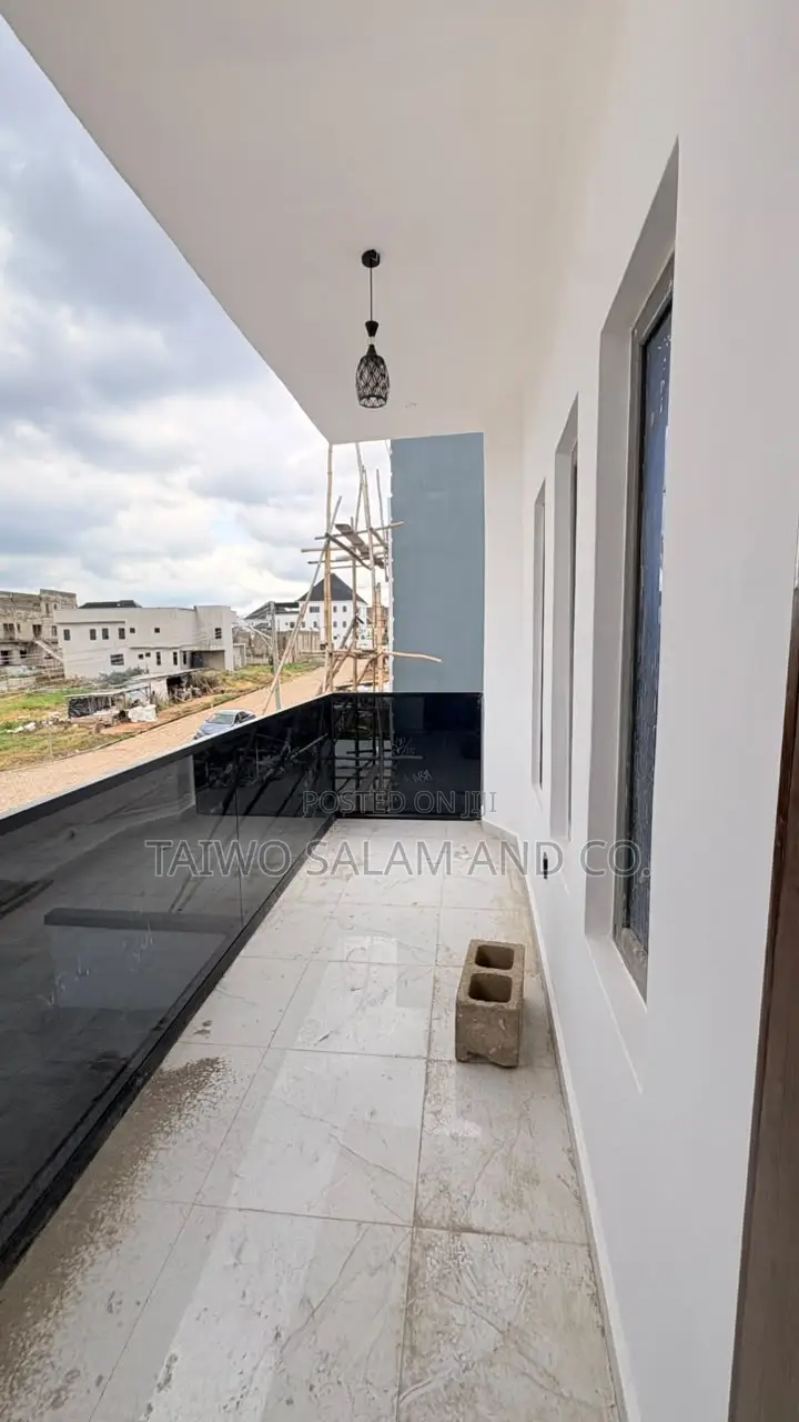 4bdrm Duplex in Basorun for sale in Basorun