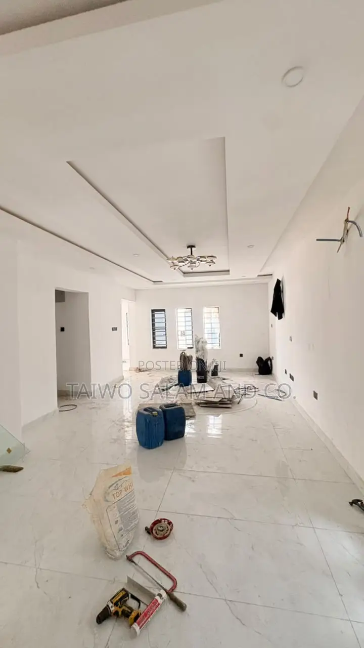 4bdrm Duplex in Basorun for sale in Basorun