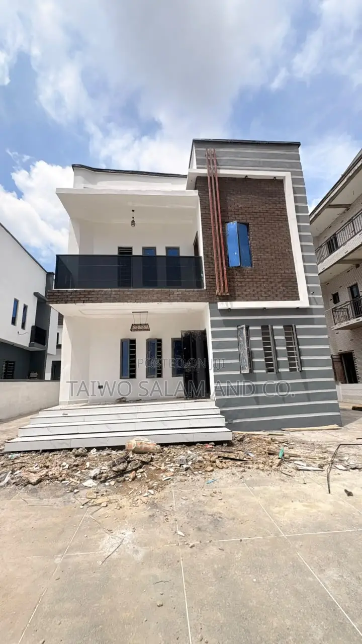 4bdrm Duplex in Basorun for sale in Basorun