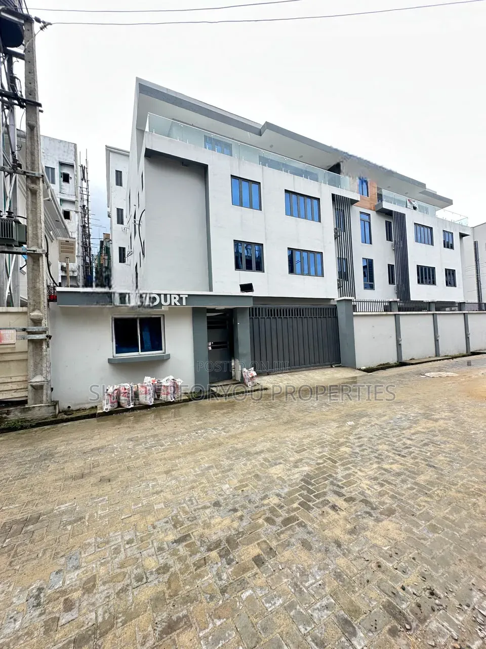 3bdrm Apartment in Lekki Phase 1 for sale in Lekki Phase 1