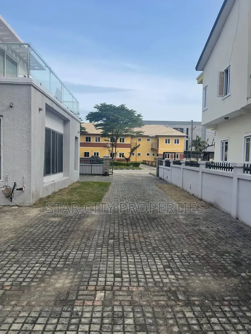 4bdrm Duplex in Lekki Epe Expressway for sale in Ilaje / Lekki