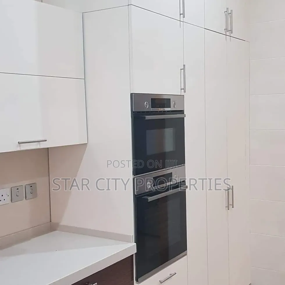 5bdrm Duplex in Ikeja Gra for sale in Ikeja GRA