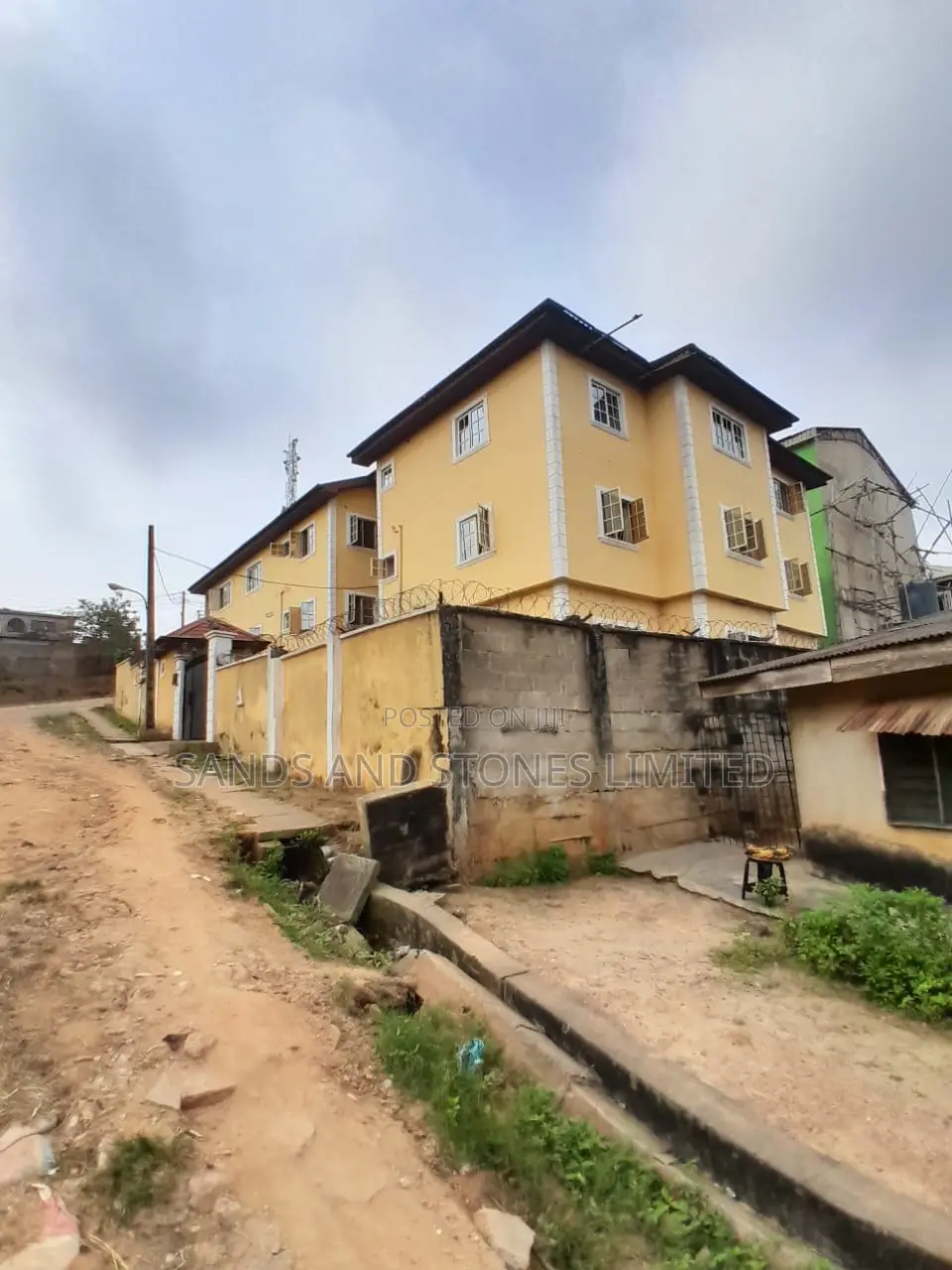 20bdrm Block of Flats in Ikorodu, Ebute for sale in Ebute