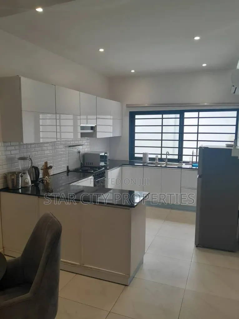 5bdrm Townhouse / Terrace in Ikeja Lagos for rent in Ikeja GRA